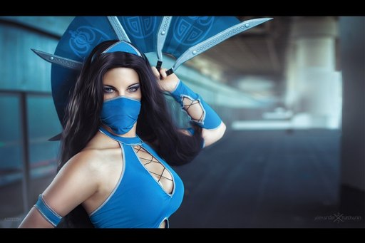 Mortal Kombat - Cosplay Kitana VS Sonya Blade